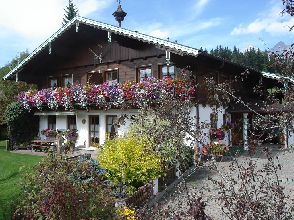 Landhaus Wiederkehr Ramsau am Dachstein Exterior photo